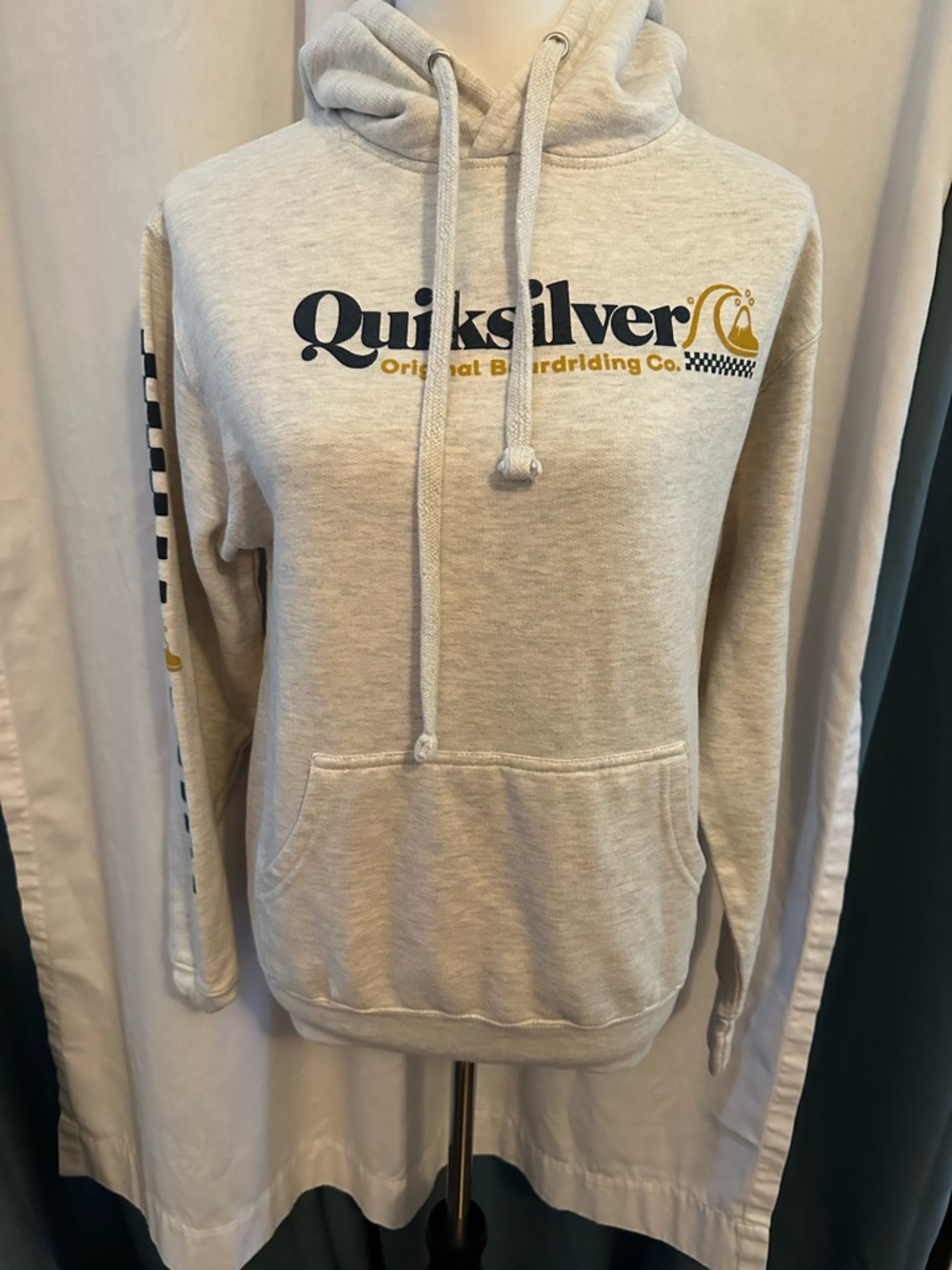 Quiksilver Hoodie Mens Small Oatmeal Pullover Surf Skate Graphic Sweatshirt